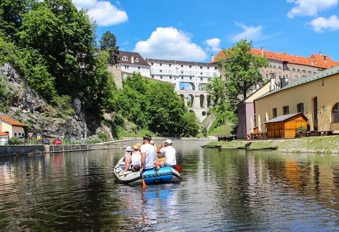 raft na řece